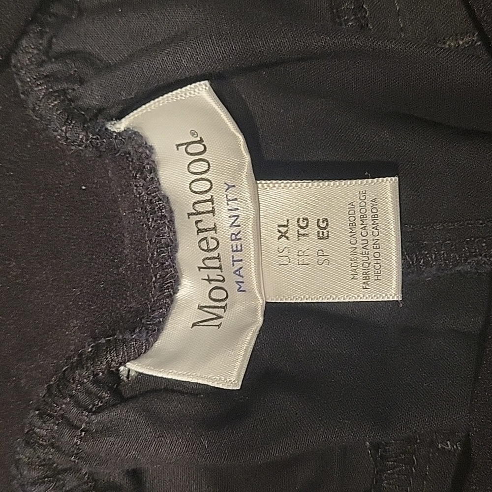 Maternity Shorts - Picture 4 of 4